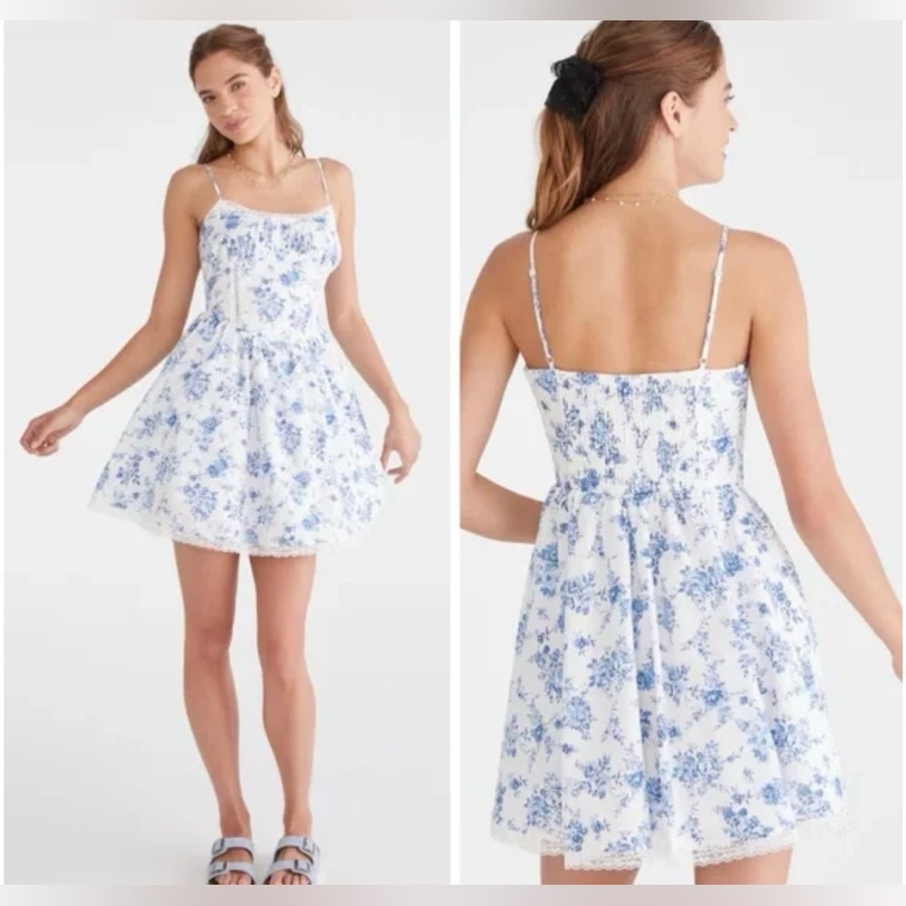 Aeropostale Blue White Floral Scoop-Neck Fit & Flare Dress medium